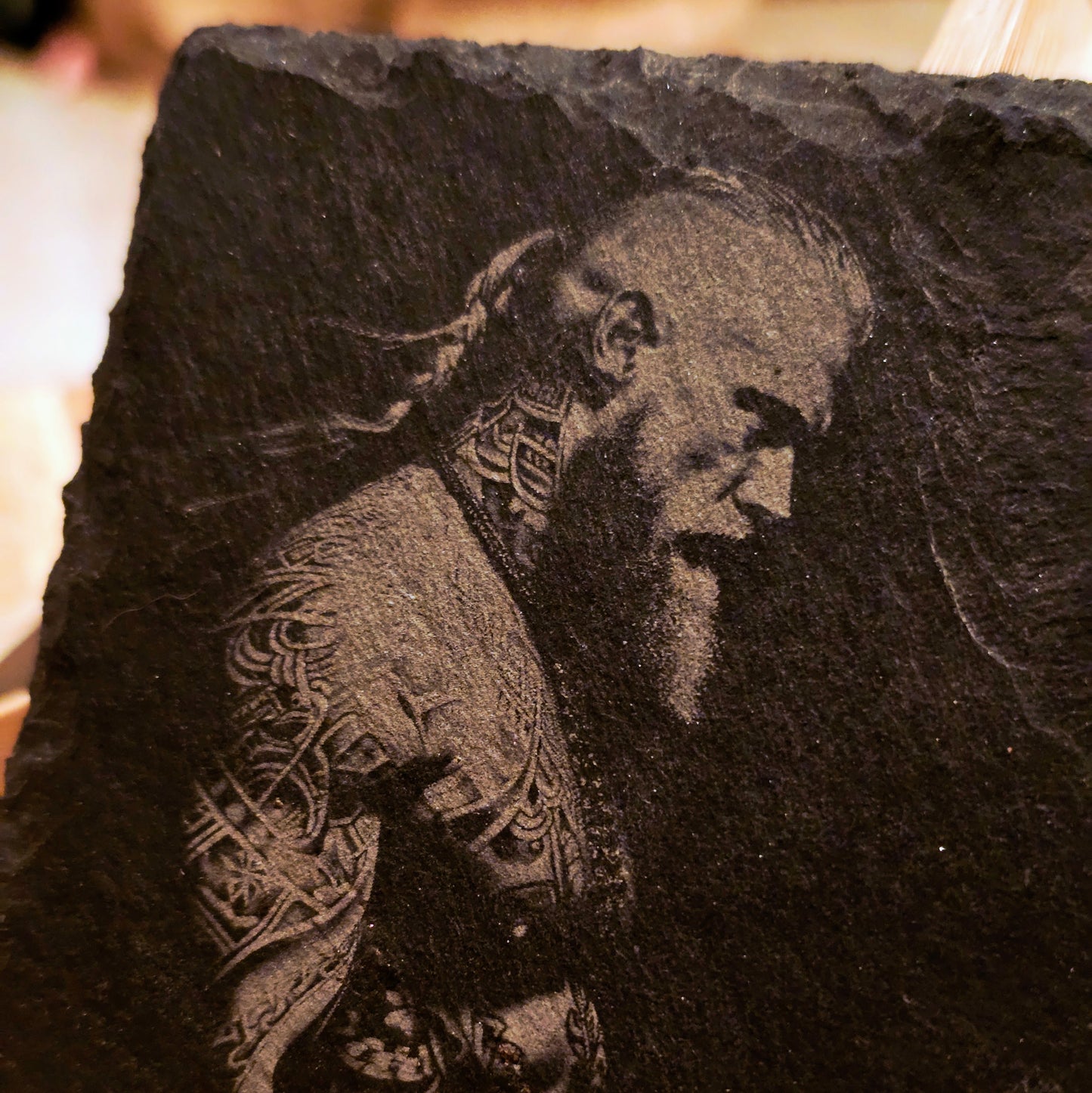 Skifferunderlägg 10x10cm – Viking 1