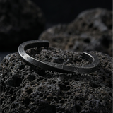 Runic Twisted Arm Ring Antik