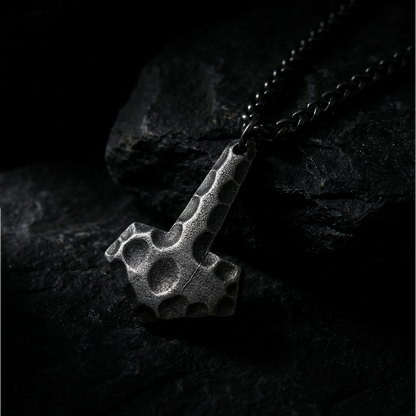 Halsband Mjölnir Hamrad Finish - Antik
