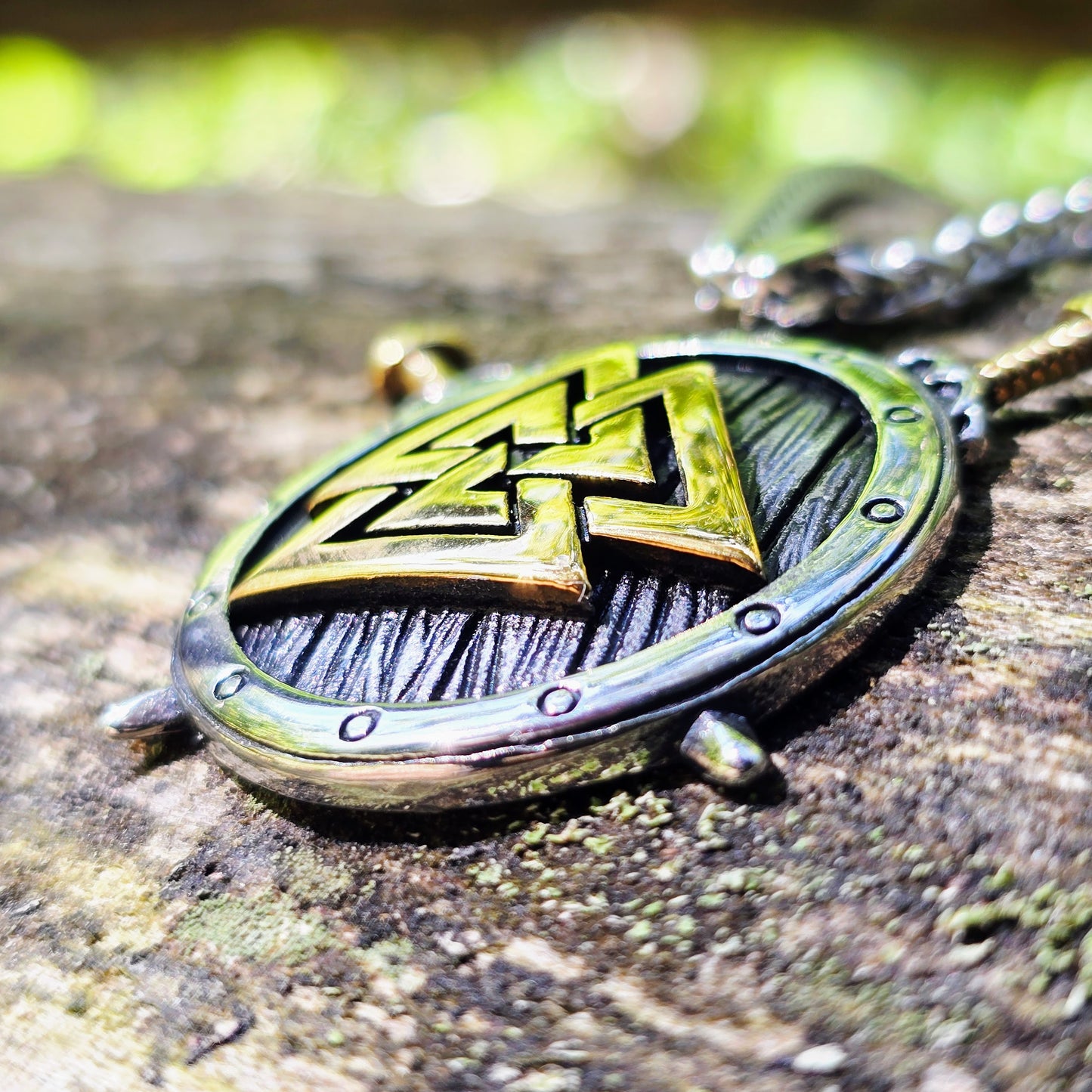 Halsband Valknut Sköld - Dubbelfärgad