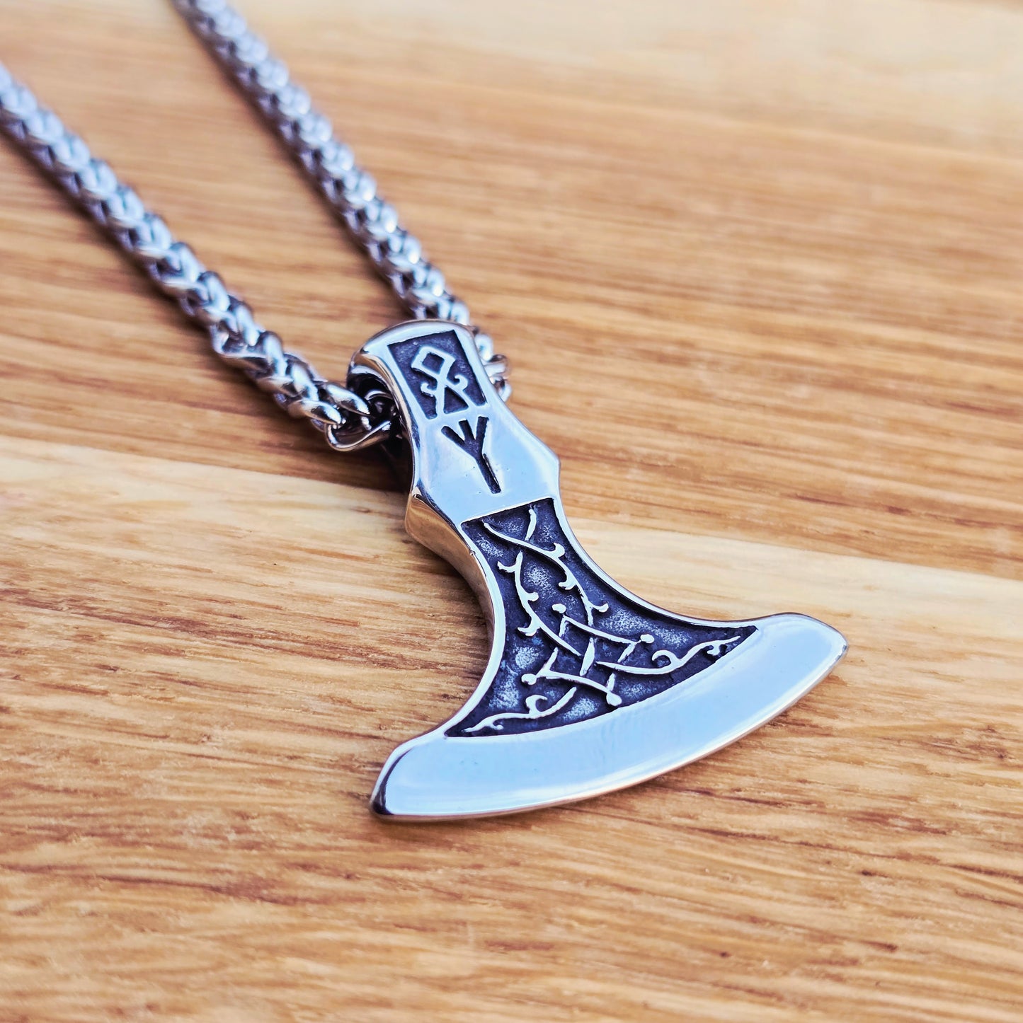 Halsband Mammen-Axe Tiwaz