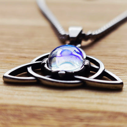 Halsband Keltisk Triquetraknut